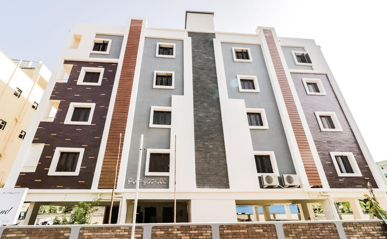 Oyo Victory Grand Hotel Tadepalle Exterior photo