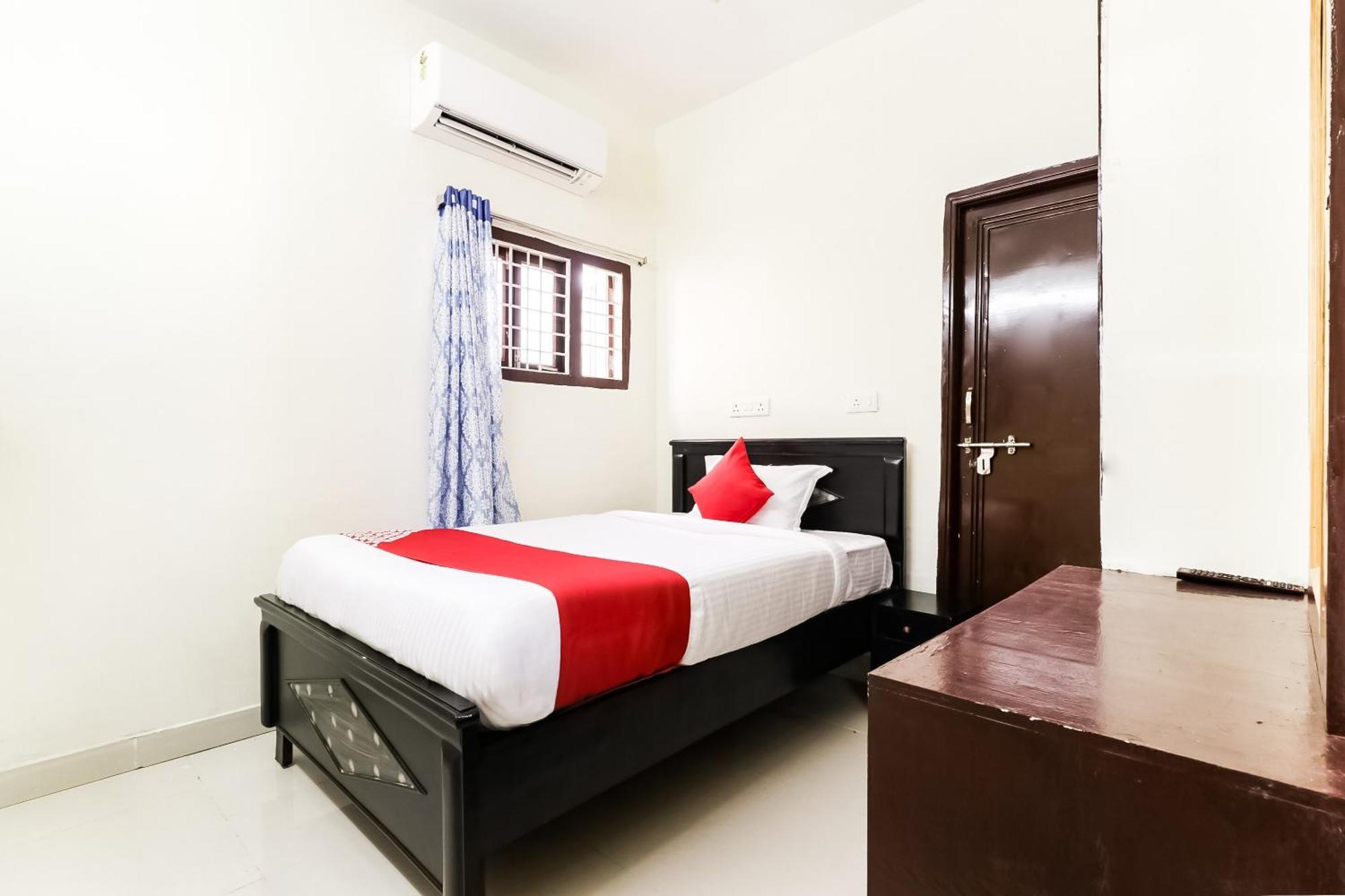 Oyo Victory Grand Hotel Tadepalle Exterior photo